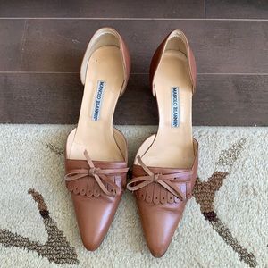 MANOLO BLAHNIK Kittten Heel Shoes